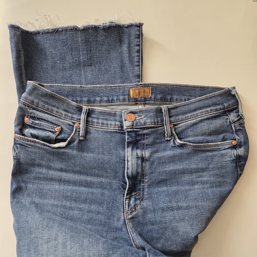 Mother | The Weekender Fray Jeans - Picture 4 of 12